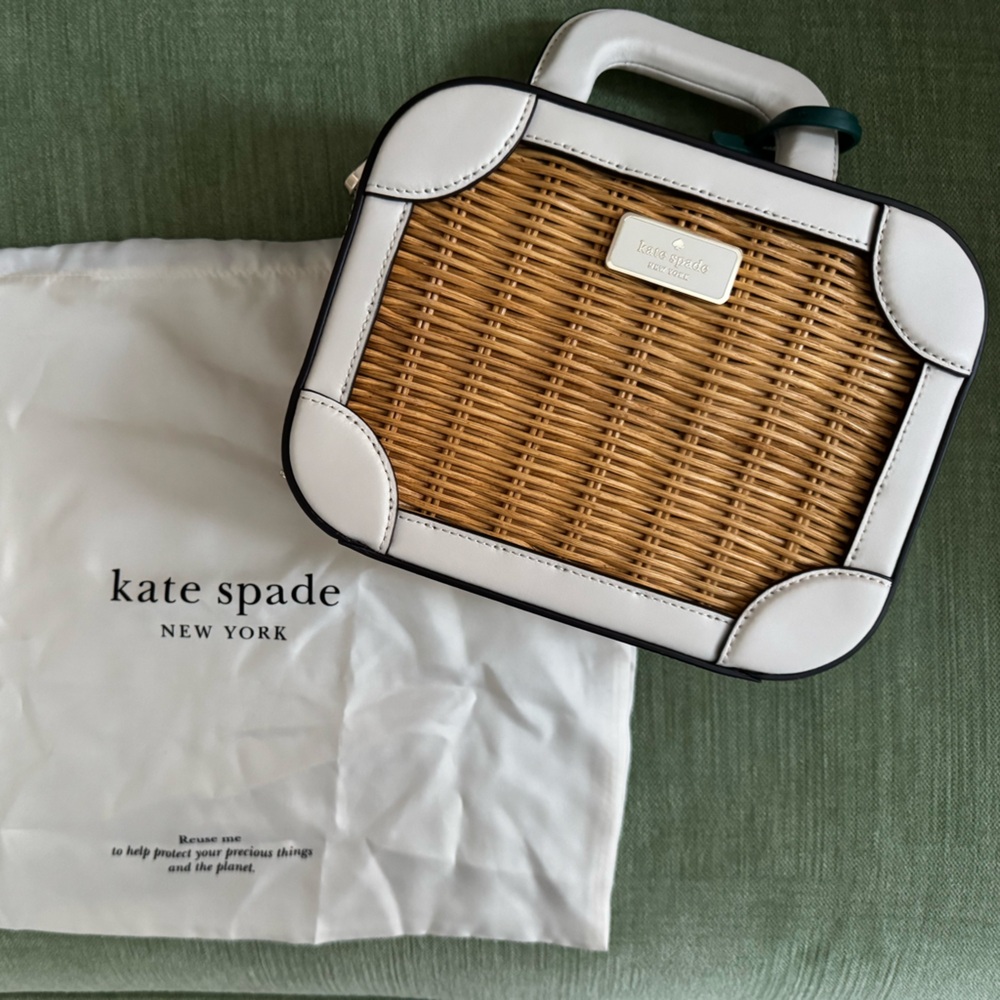 Kate Spade Wicker and White Handbag with Pineapple Accent - Picture 2 of 4